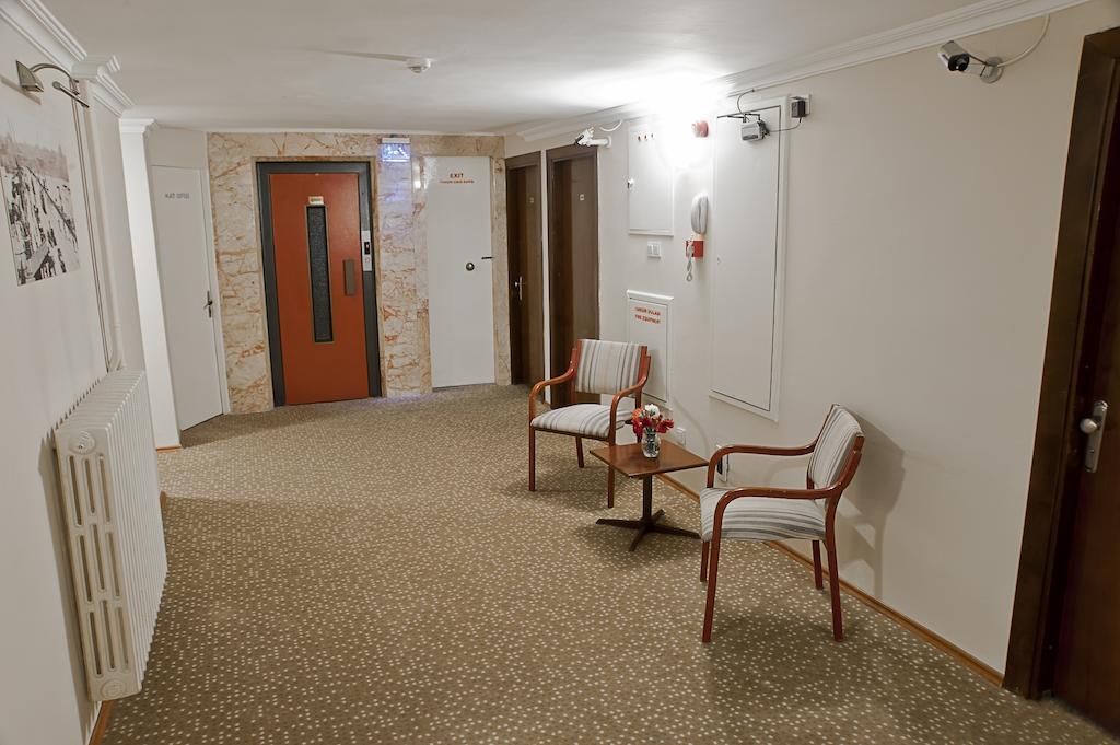 Hotel Avlonya 3*