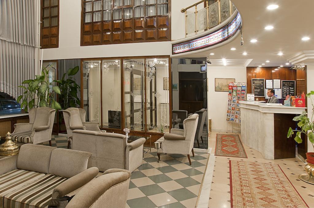 Hotel Avlonya 3*