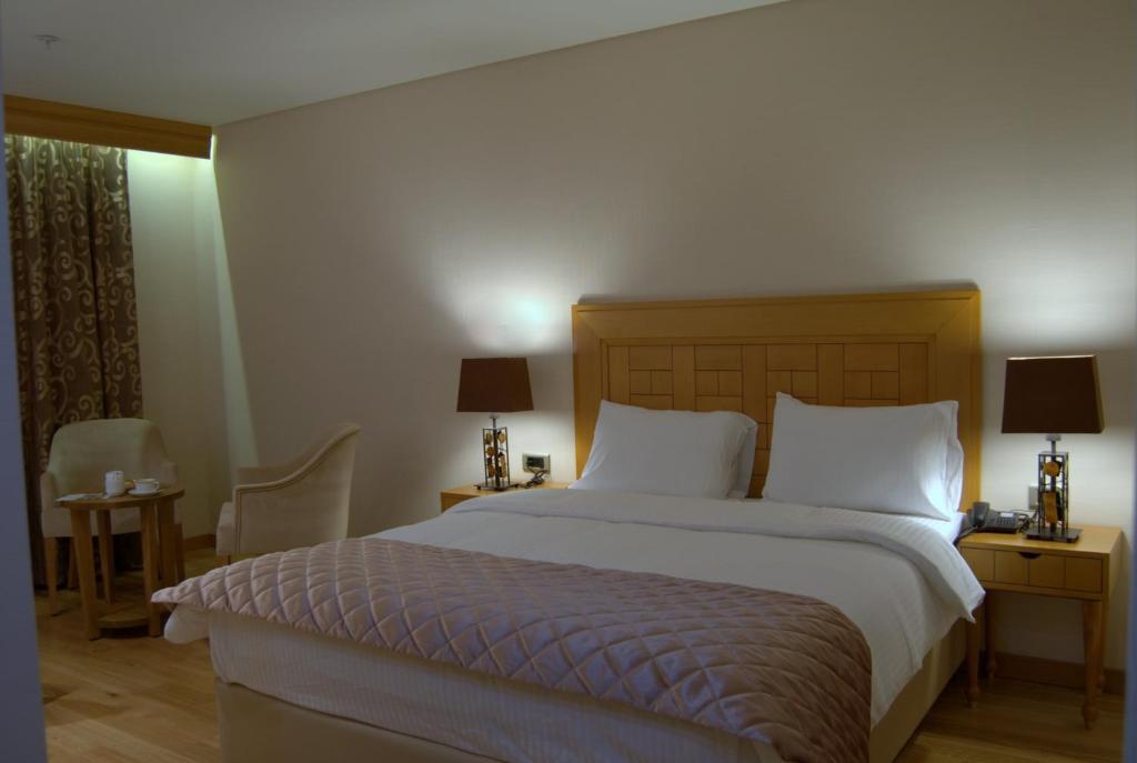 Queen & Hotel 4*