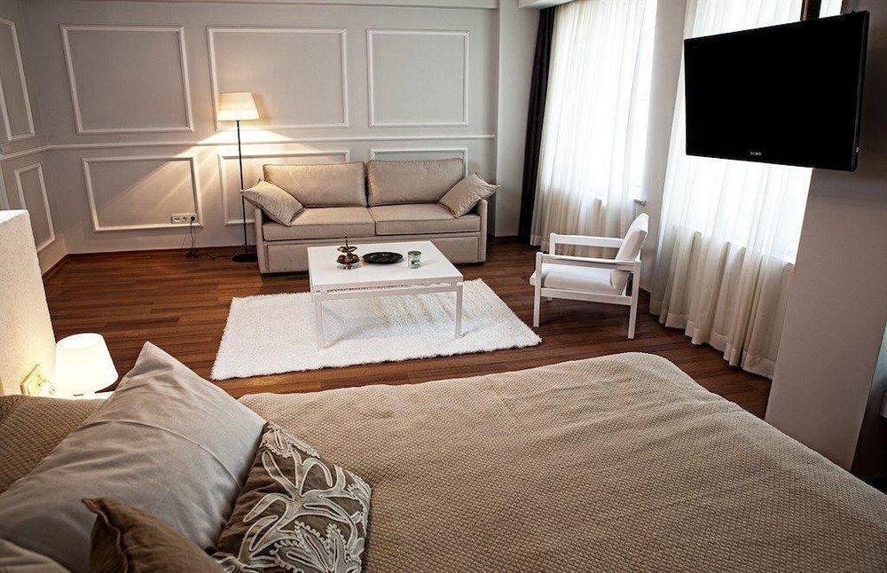 Aparthotel 212 4*