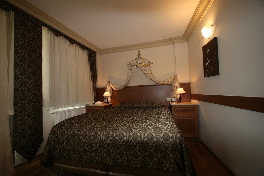 Hotel Grand Peninsula