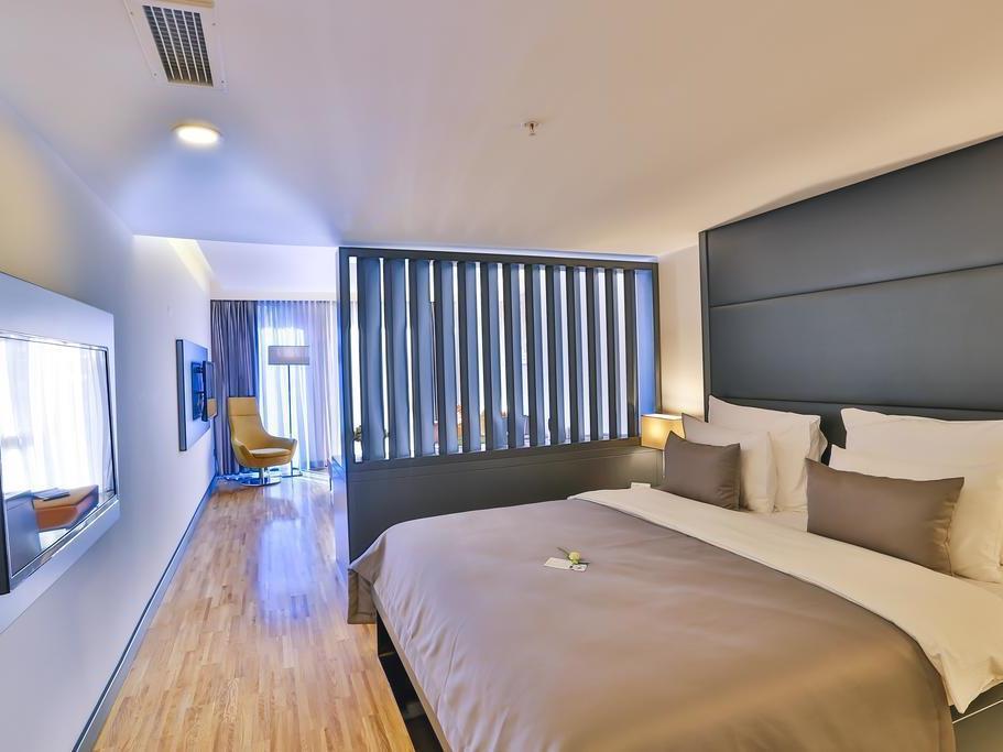 Hotel Business Life 4*