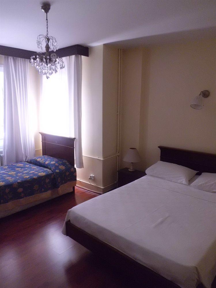 Hotel Berk - Grandma's House 3*