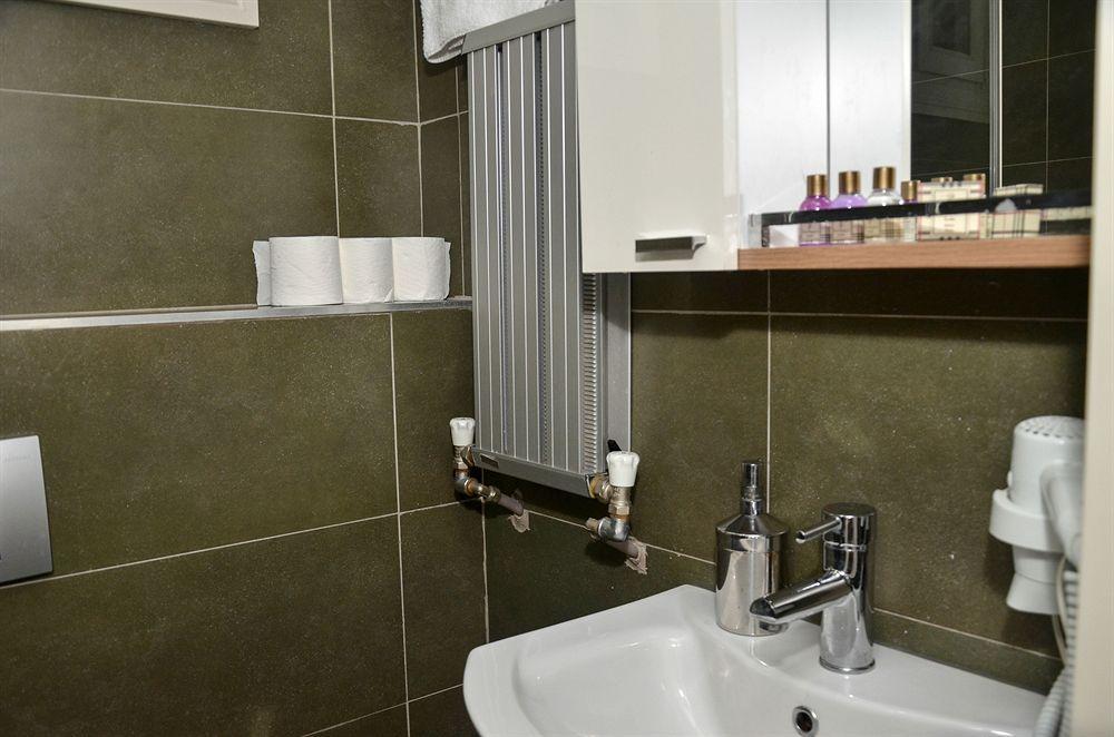 Omer Hayyam Suites Aparthotel