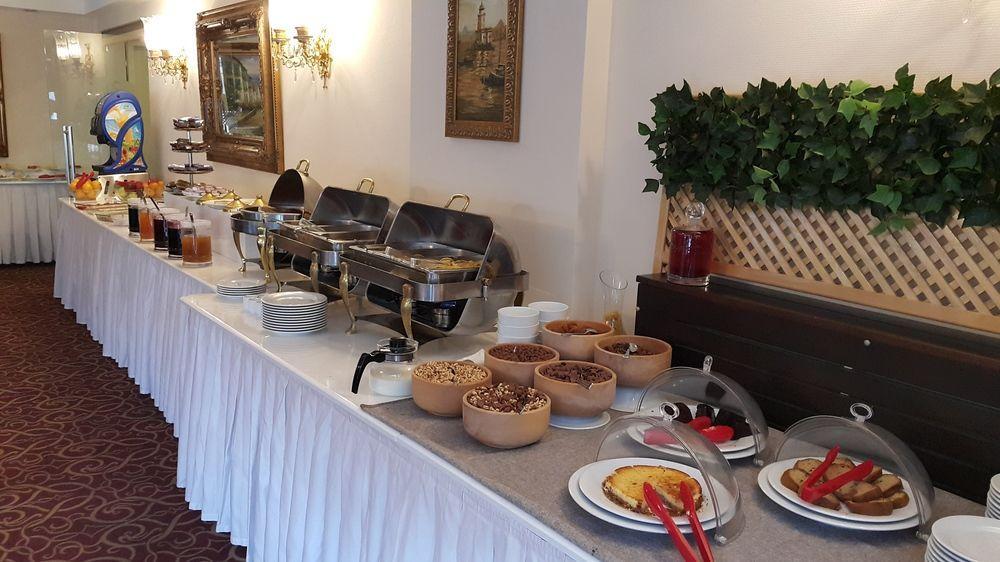 Zoe Hotel 3*