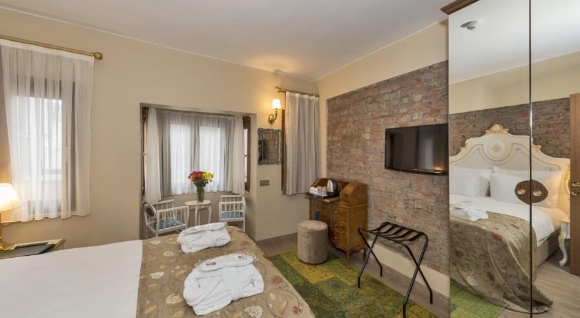 By Murat Royal Galata Hotel 3*