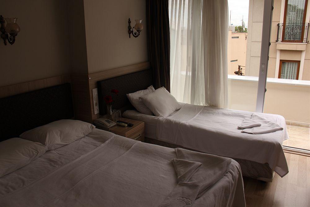 Bonjour Hotel Hotel