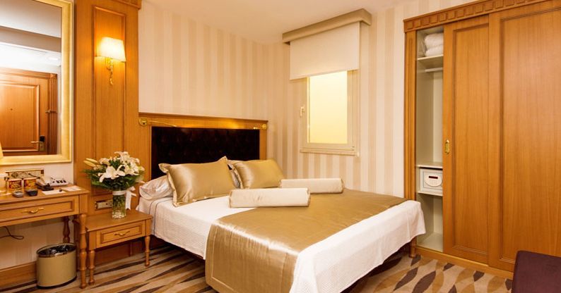 Aprilis - Special Category 4* Istambul