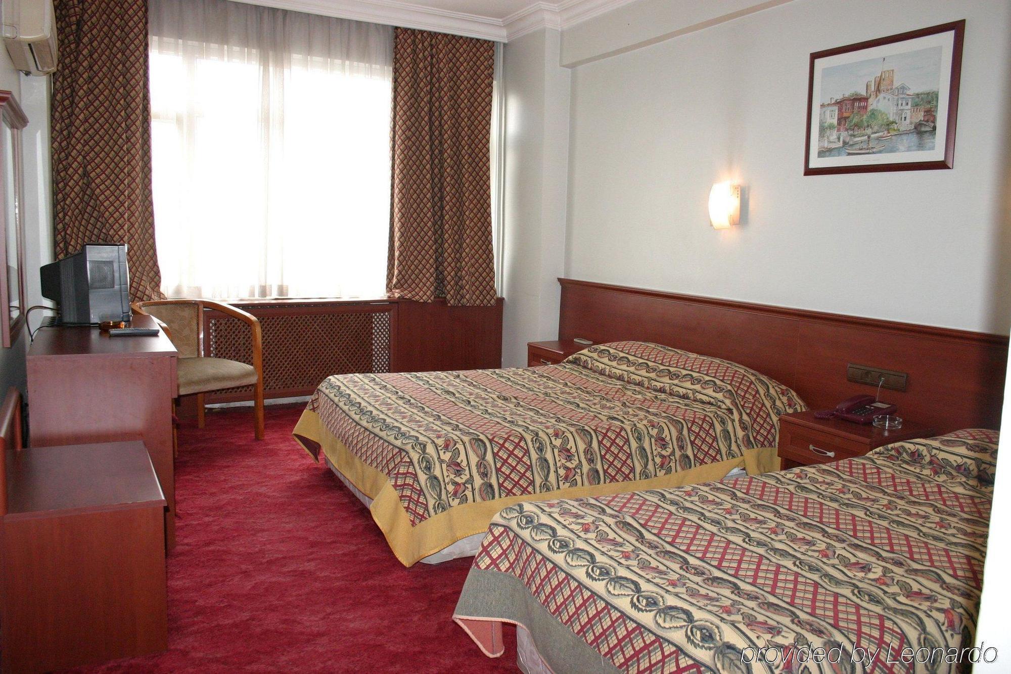 Monopol Hotel