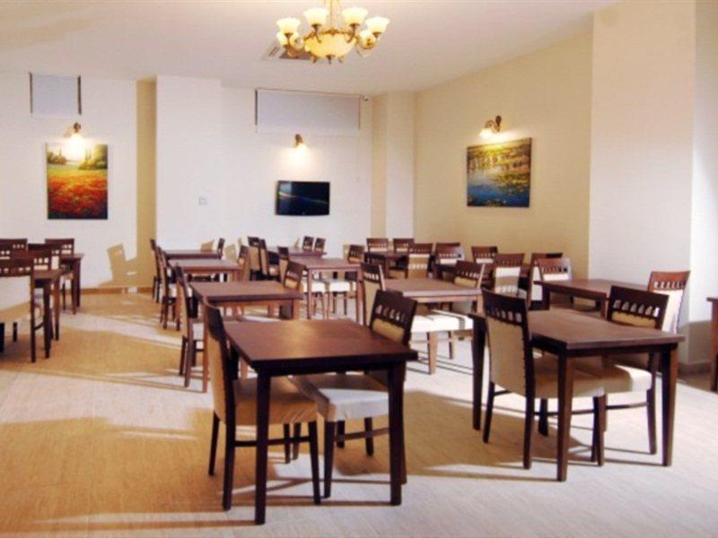 Hotel Expocity 3*
