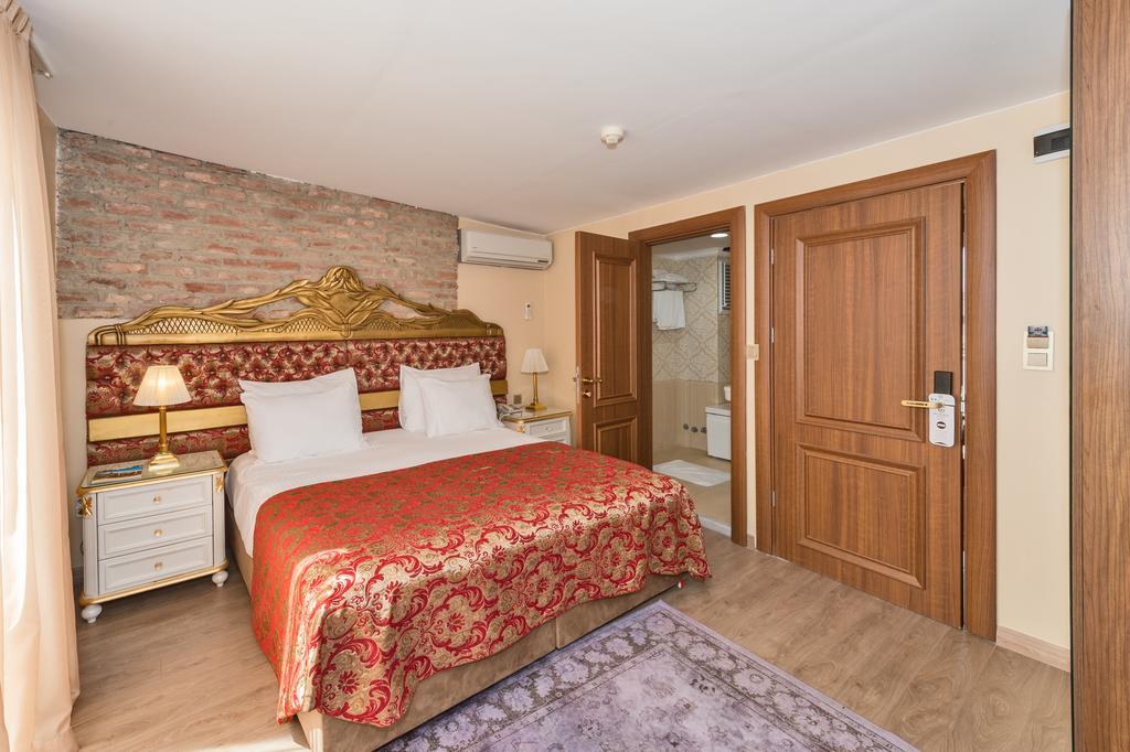 By Murat Royal Galata Hotel 3*