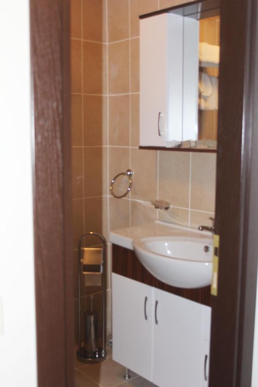 Uyar Apt Apartment