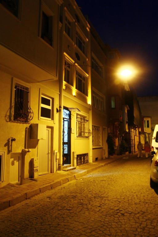 Uyar Apt Istanbul