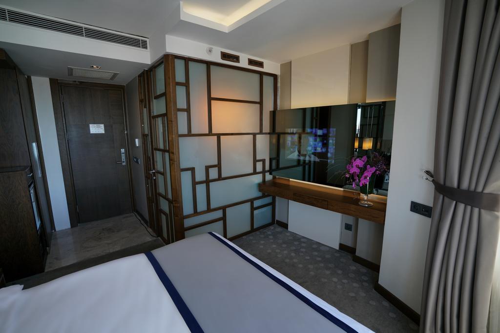 Otel The Biancho Pera 4*