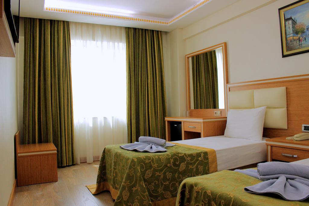 Buyuk Paris Hotel 3*