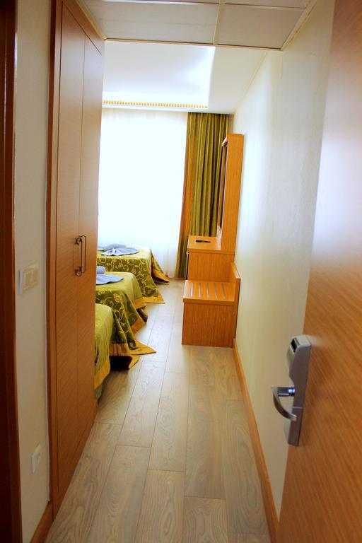 Hotel Buyuk Paris 3*