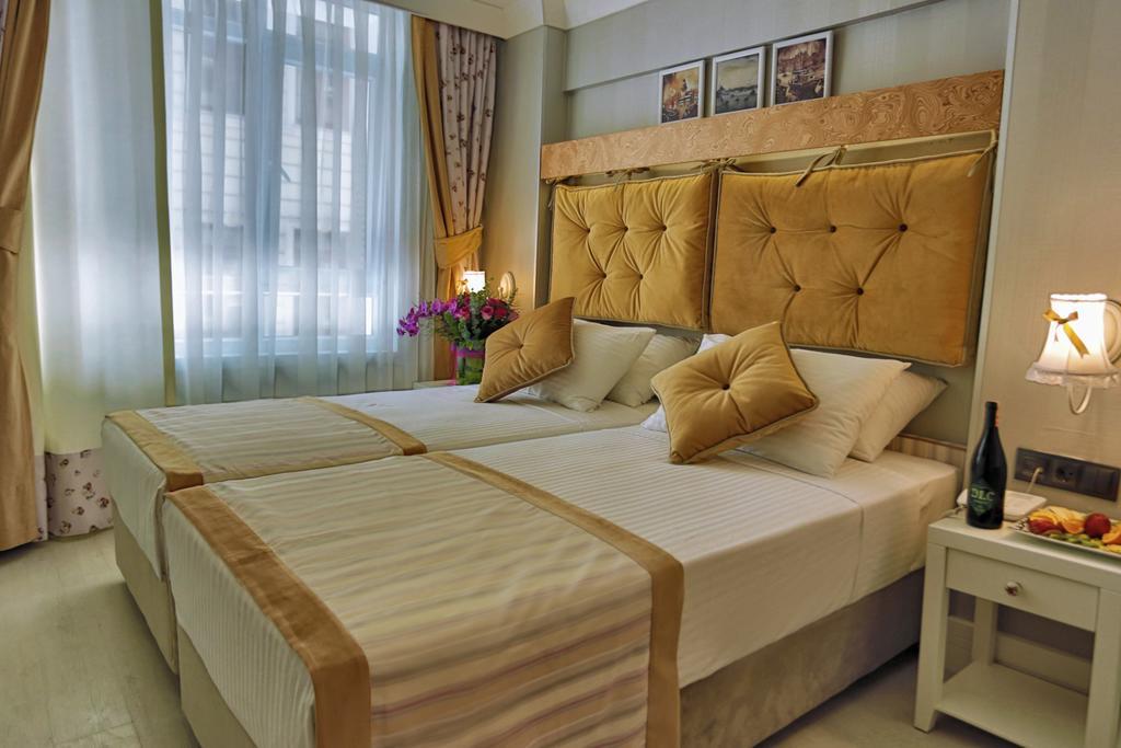 Hotel Just 3*