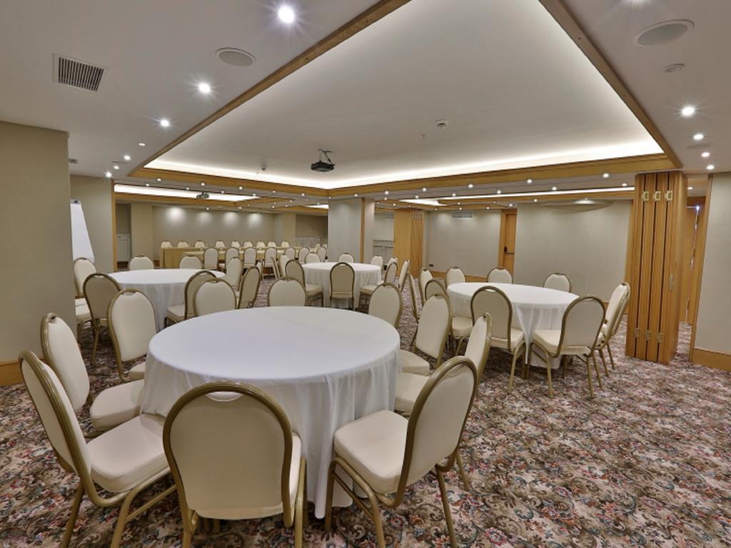 Hotel Queen & 4*