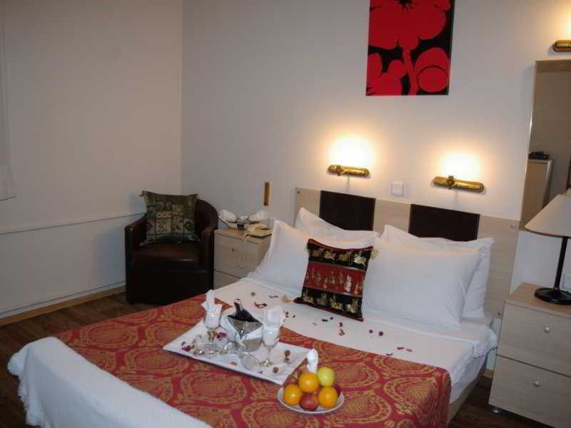 Hotel Esra Sultan Petrol 3*