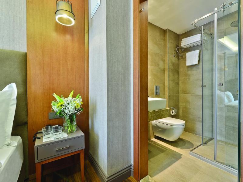 Blueway Hotel