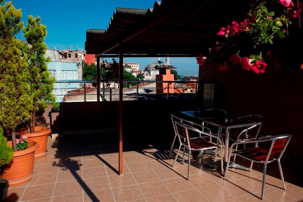 Aparthotel A'la House 3*