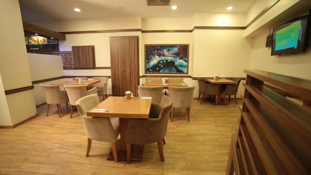 Black Pearl Hotel