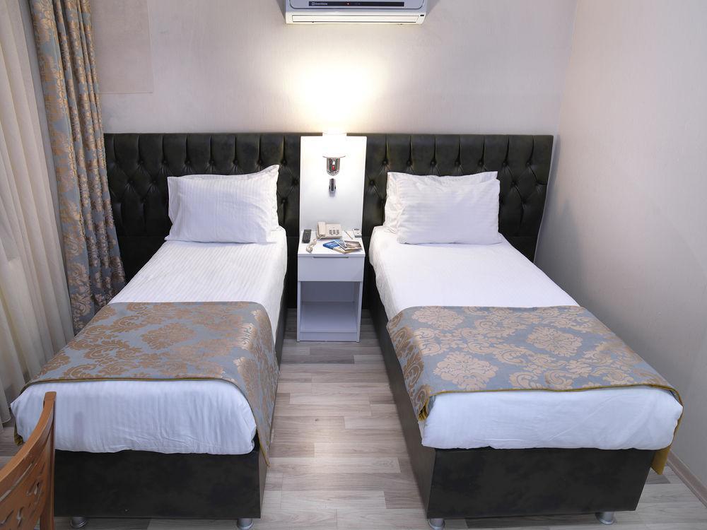 Hotel Monarch