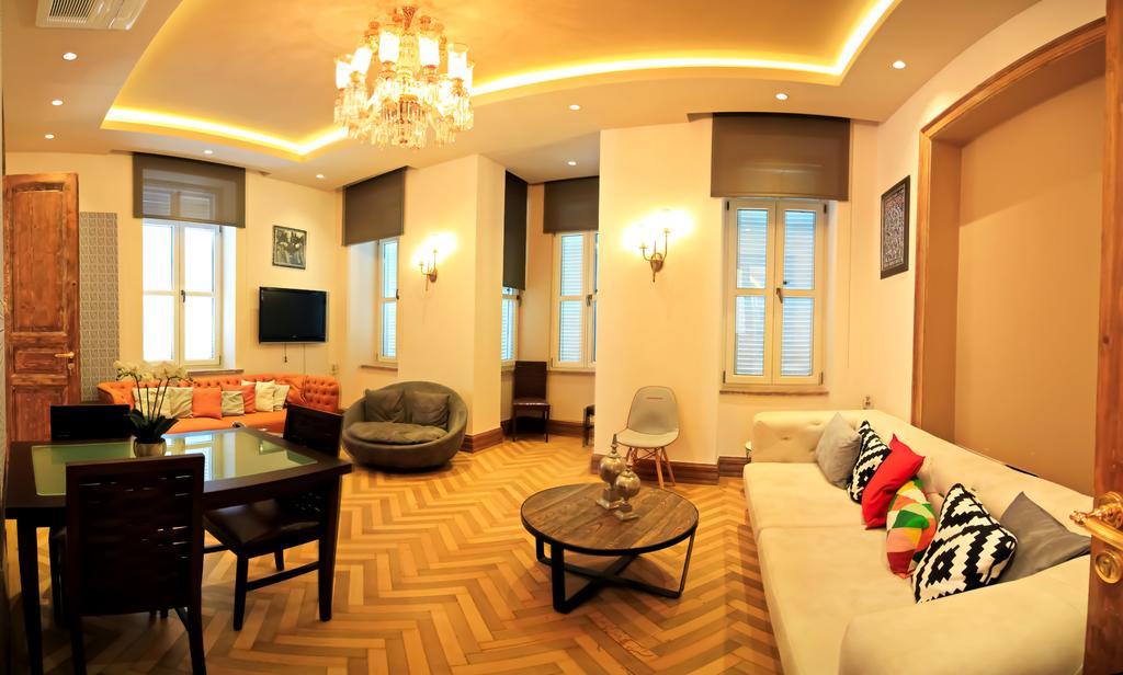 Apartment Maroon Istanbul