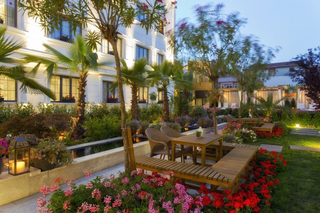 Hotel Sura Design & 4*
