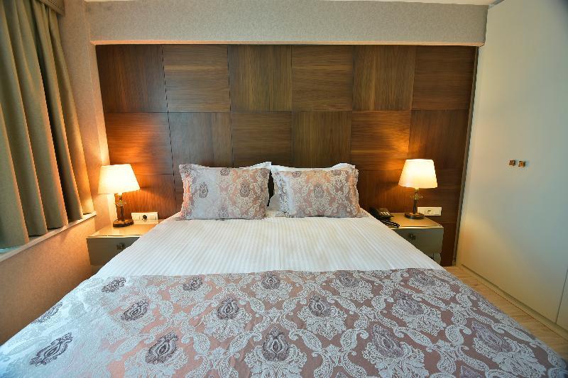 Adamel Hotel 3*
