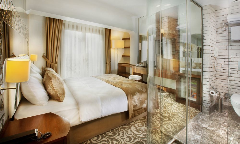Hotel Taksim Pera Center 4*