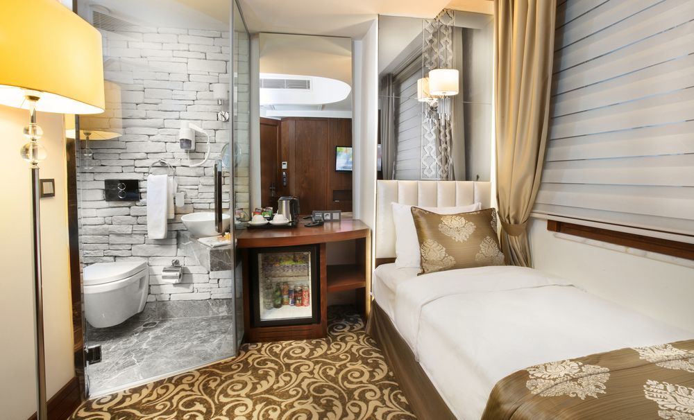 Taksim Pera Center Hotel