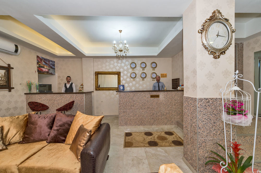 Hotel Orange Airport 3*
