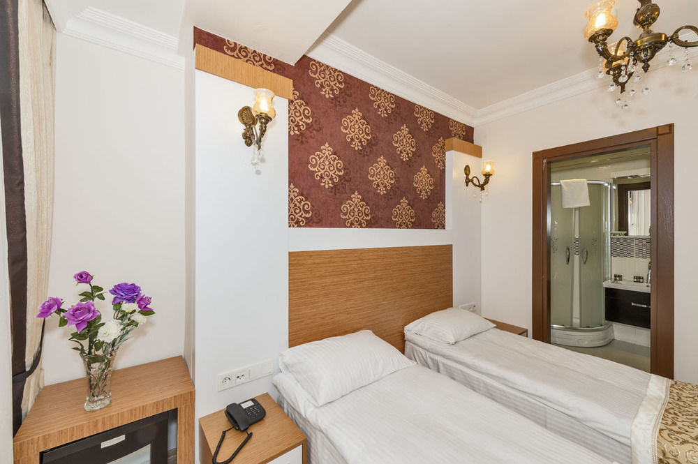 Raimond Istanbul