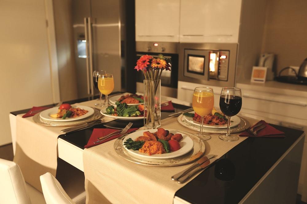 Otel Radisson Residences Avrupa Tem İstanbul