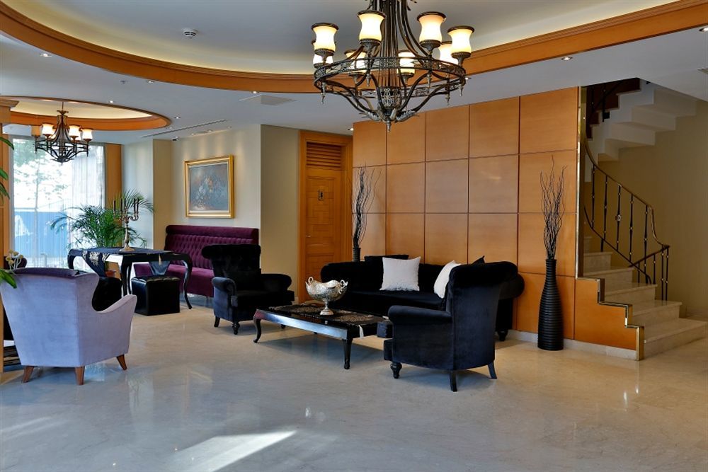 Queen & 4* Istanbul