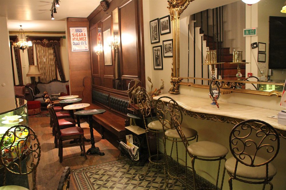 Hostel Chambers Of The Boheme *