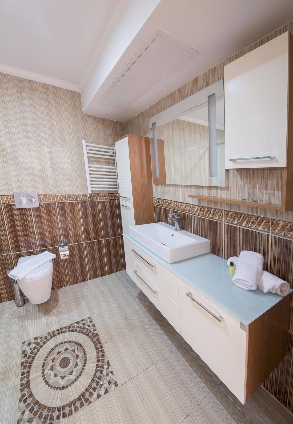 Hotel Grand Zentrum & Cafe Restaurant - Taksim Square