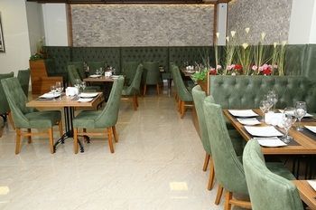 Golden Lounge Hotel
