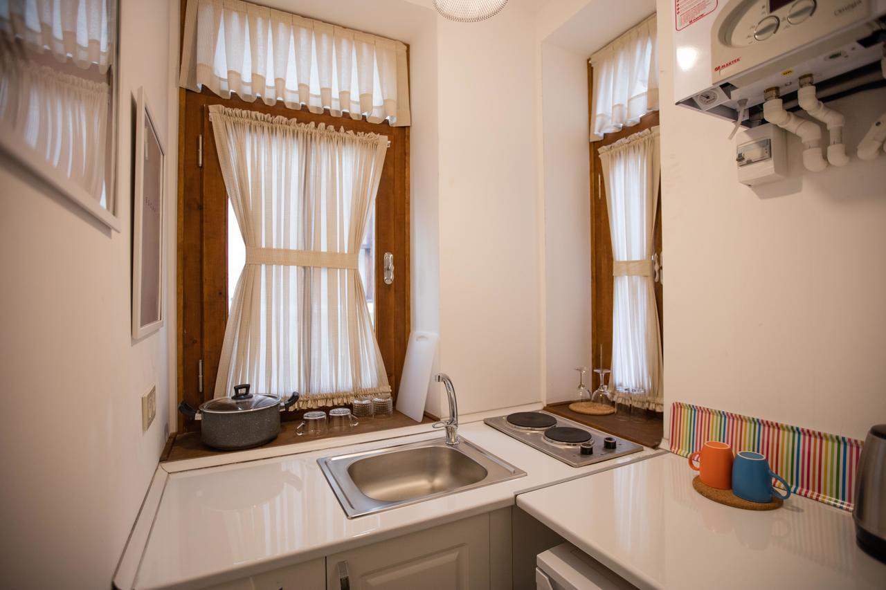 Flats Company -mujgan Apartment *