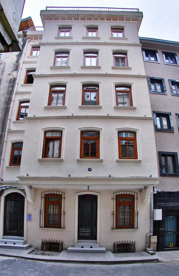 Flats Company -mujgan Apartment Istanbul