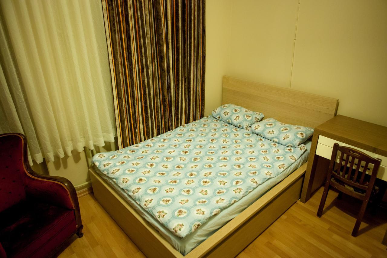 Chambers Of The Boheme Hostel *