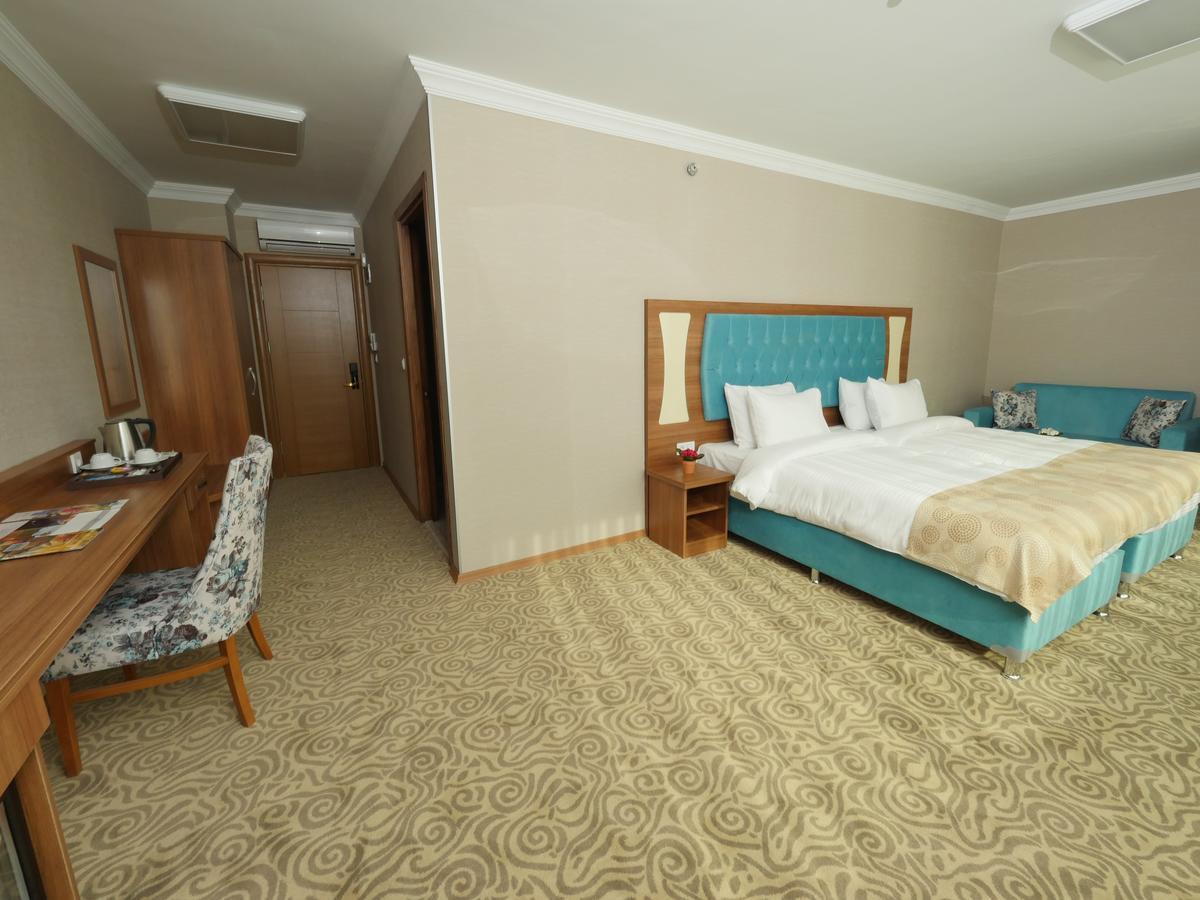 Golden Lounge Hotel