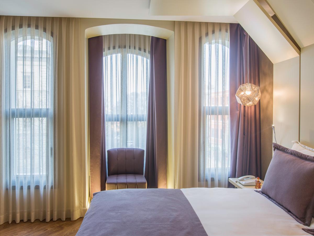 Hotel Maroon Pera 3*