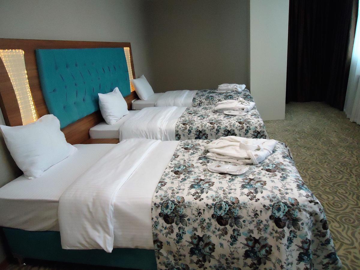 Golden Lounge Hotel