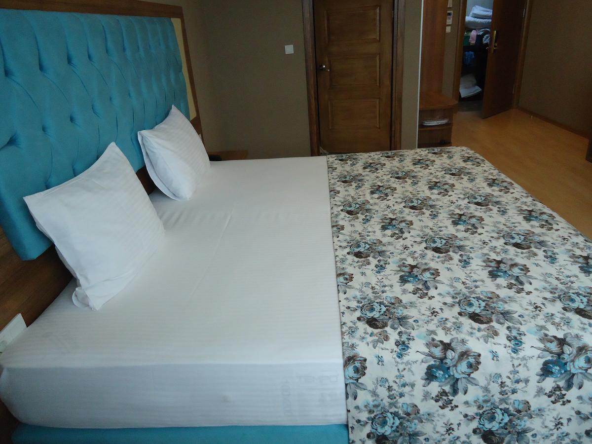 Golden Lounge Hotel