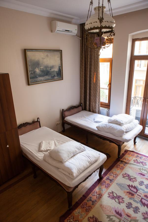 Chambers Of The Boheme Hostel