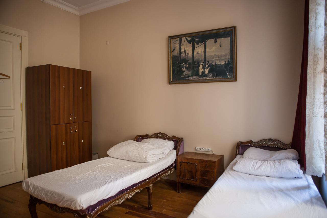 Chambers Of The Boheme Hostel *