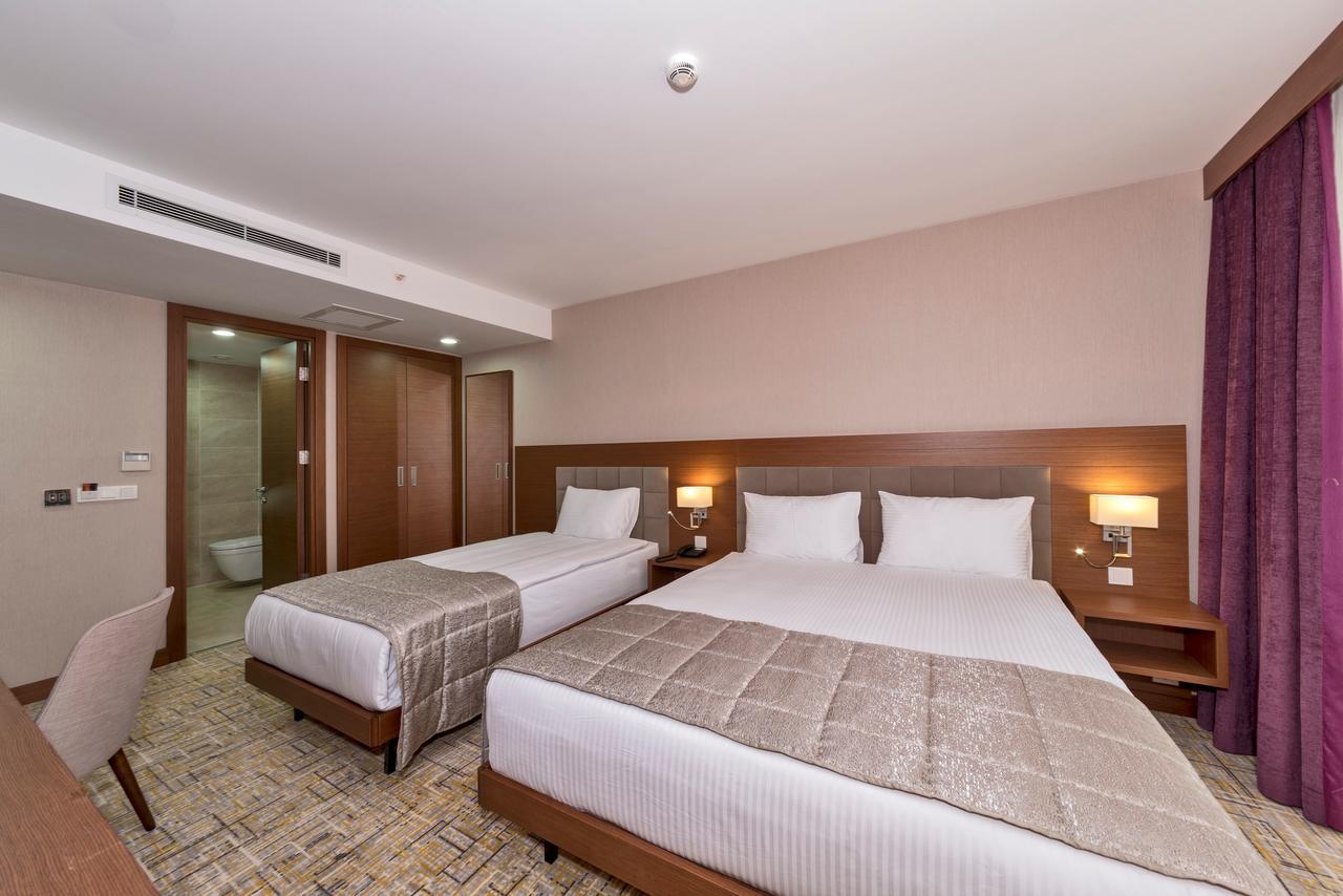 Land Park Hotel 4*