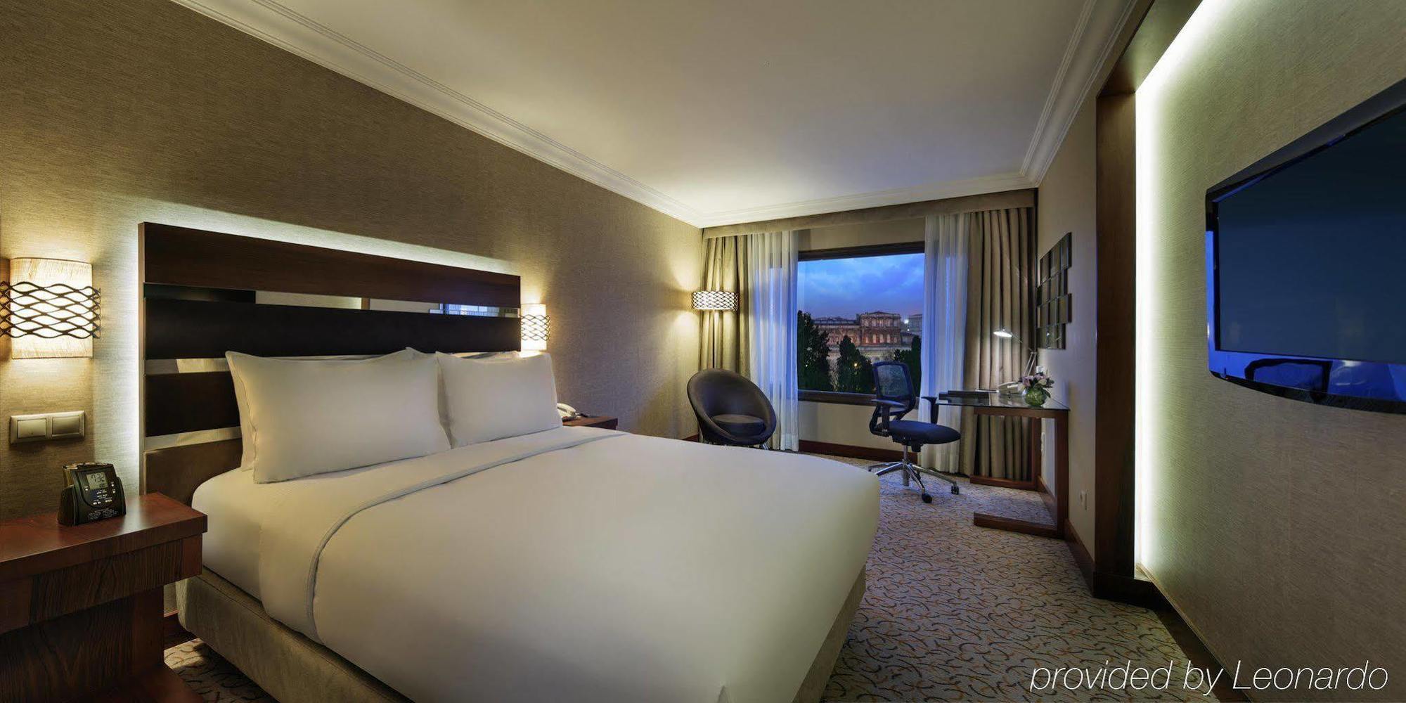Hilton Parksa 4*